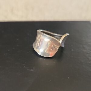 Elegant Silver Women's Ring